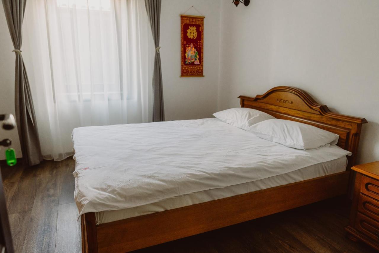 Vila Alsace Podu' Cu Lanturi Bacău Eksteriør billede