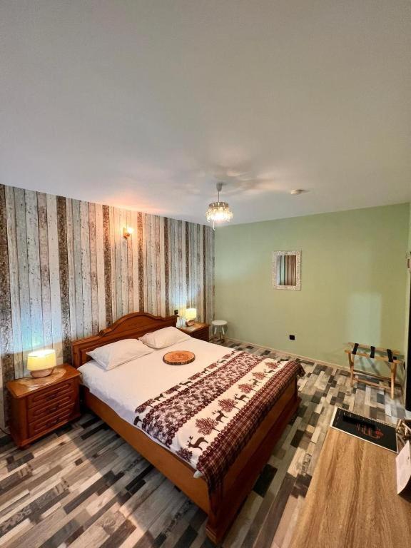 Vila Alsace Podu' Cu Lanturi Bacău Eksteriør billede